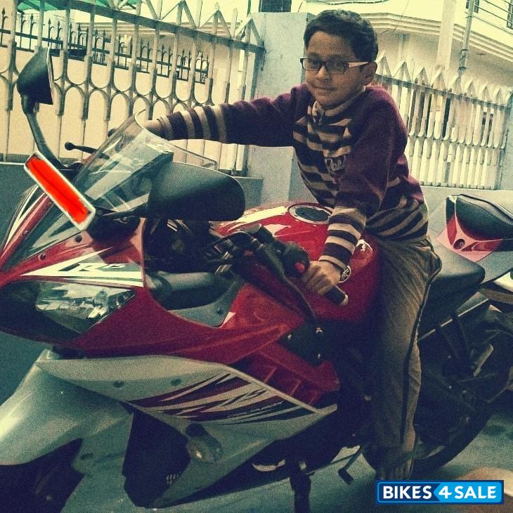 Red N White Yamaha YZF R15 V2