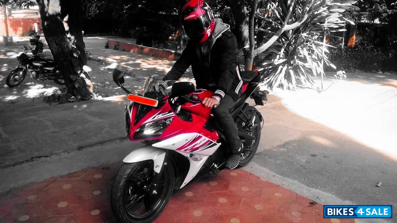 Red N White Yamaha YZF R15 V2