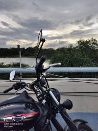 Matt Black Bajaj Avenger Street 220