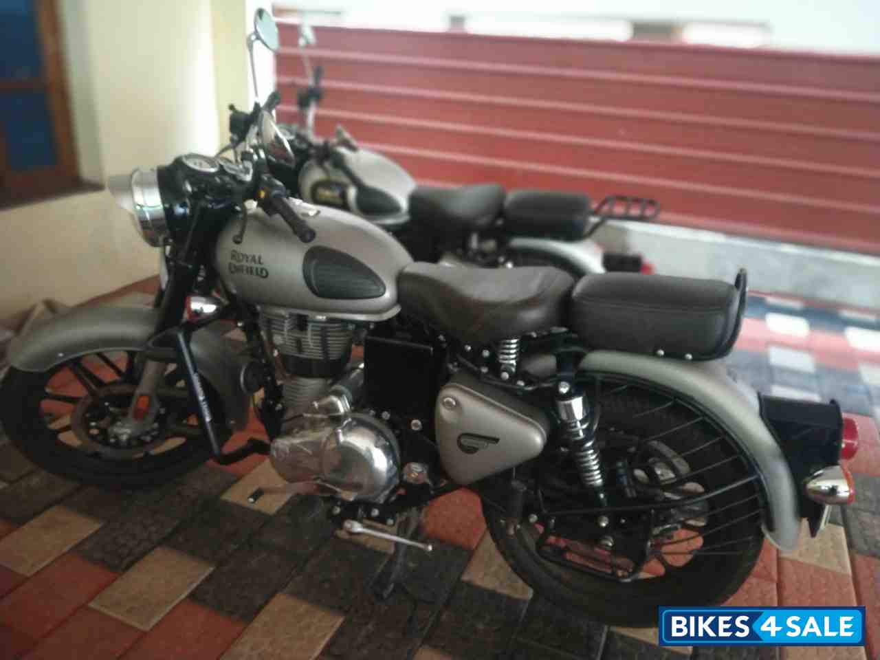 Gun Metal Grey Royal Enfield Classic 350 Dual Channel BS6