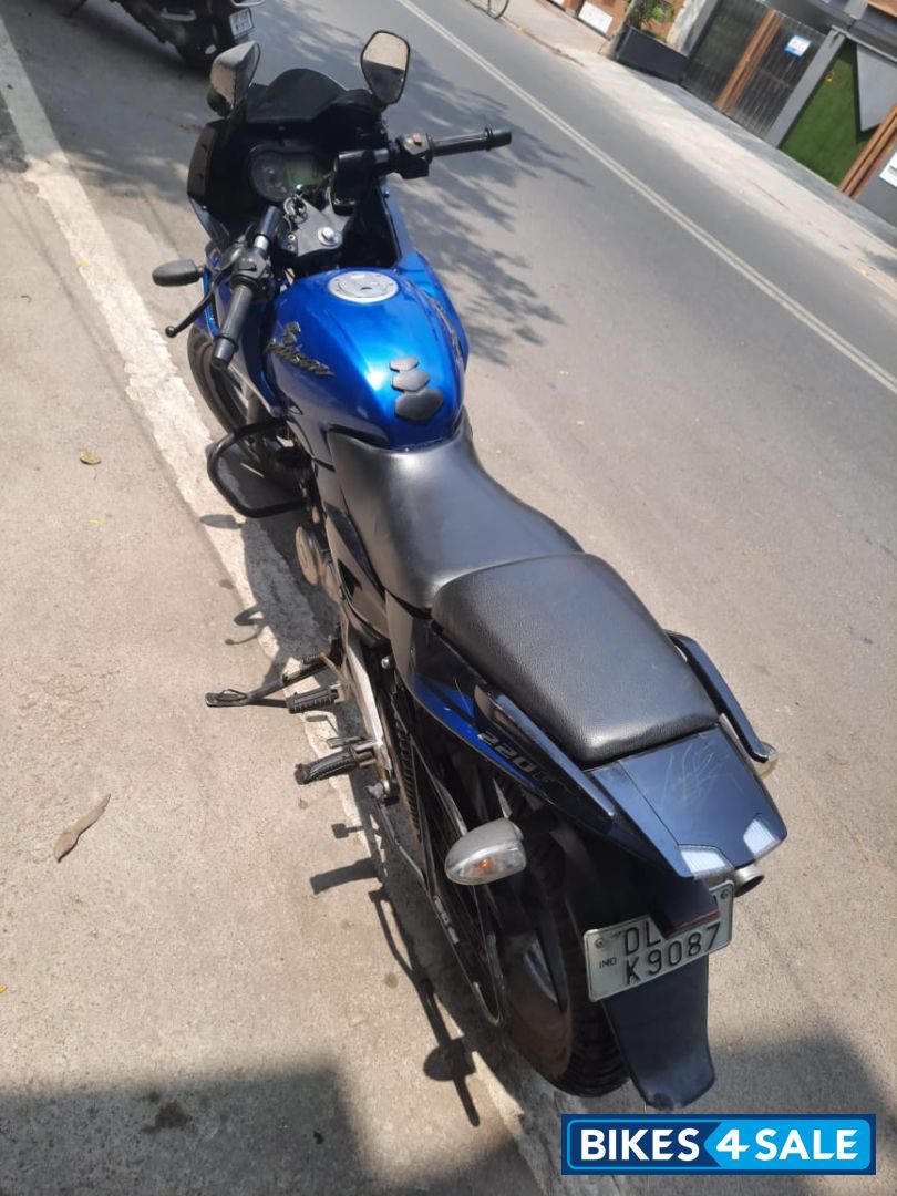 Blue Bajaj Pulsar 220F