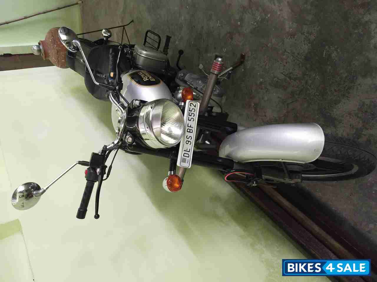 Black Royal Enfield Bullet Standard 350