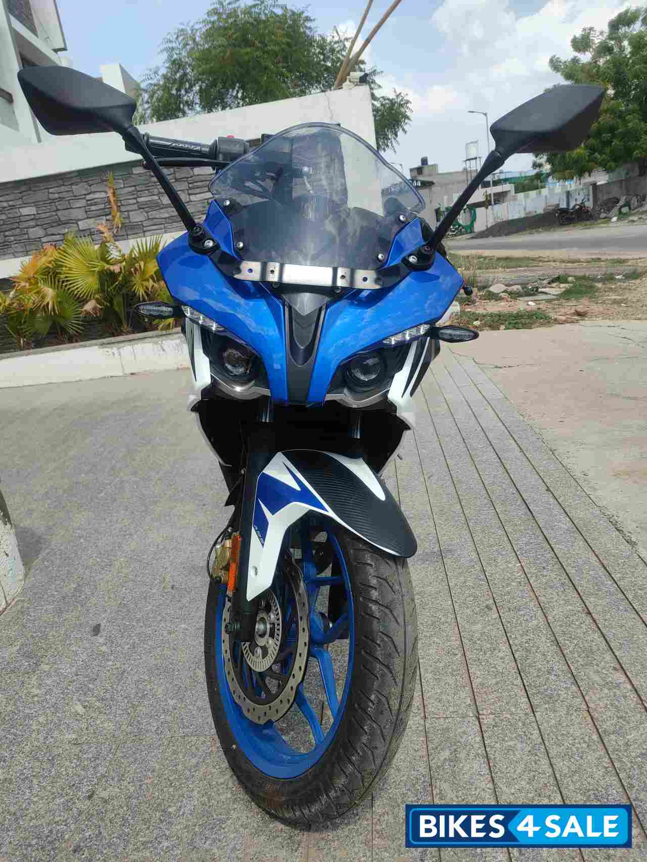 Bajaj Pulsar RS 200