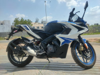 Bajaj Pulsar RS 200