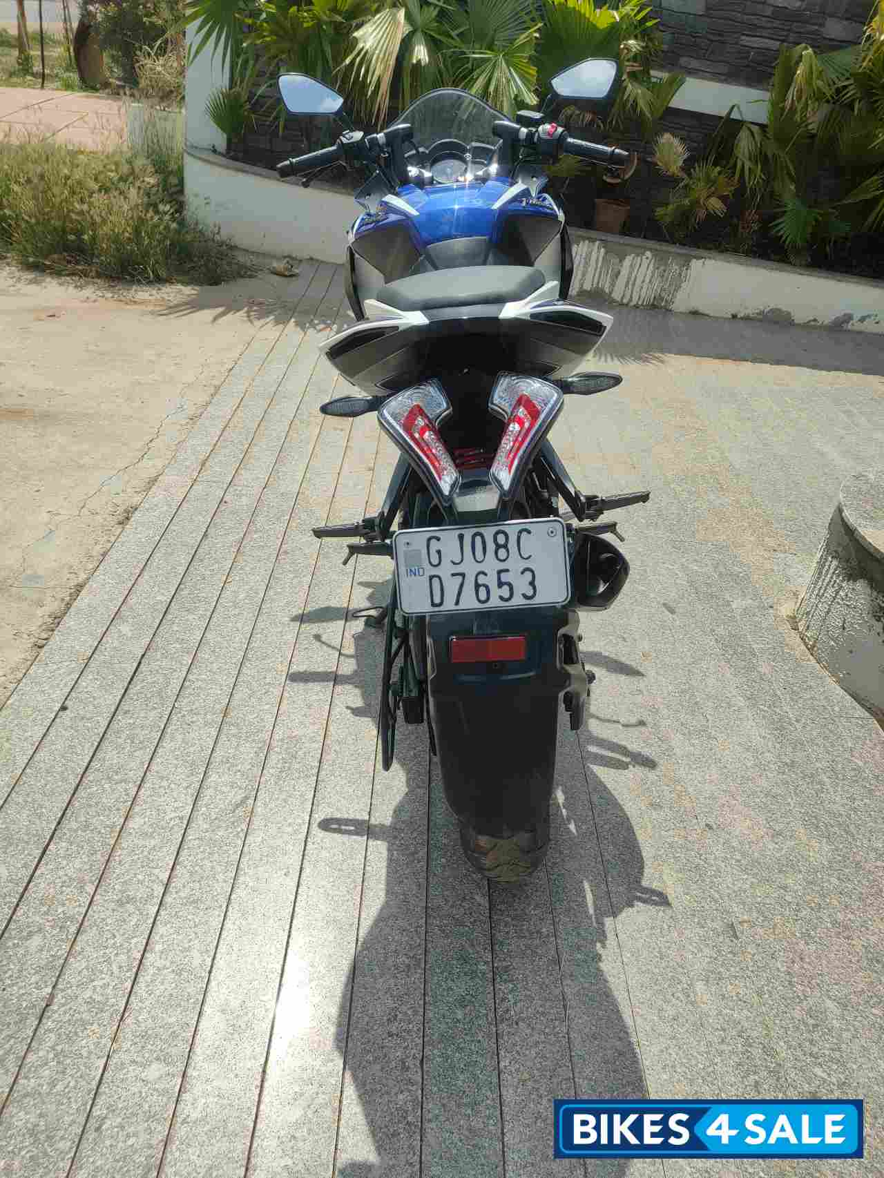 Bajaj Pulsar RS 200