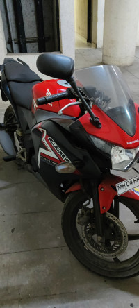 Red Honda CBR 150R