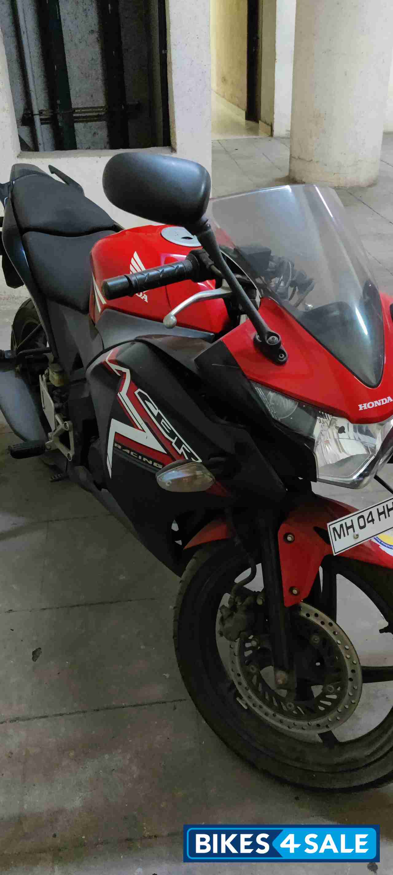 Red Honda CBR 150R