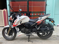 White TVS Apache RTR 200 4V ABS Race Edition 2.0