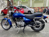 Blue Bajaj Avenger 220 DTS-i