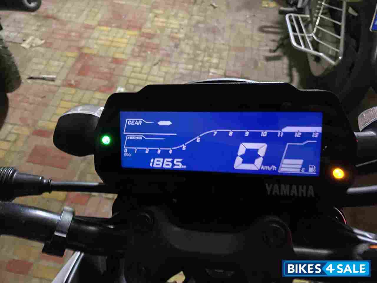 Ice White Yamaha MT-15 BS6 Ice White Yamaha MT-15 BS6