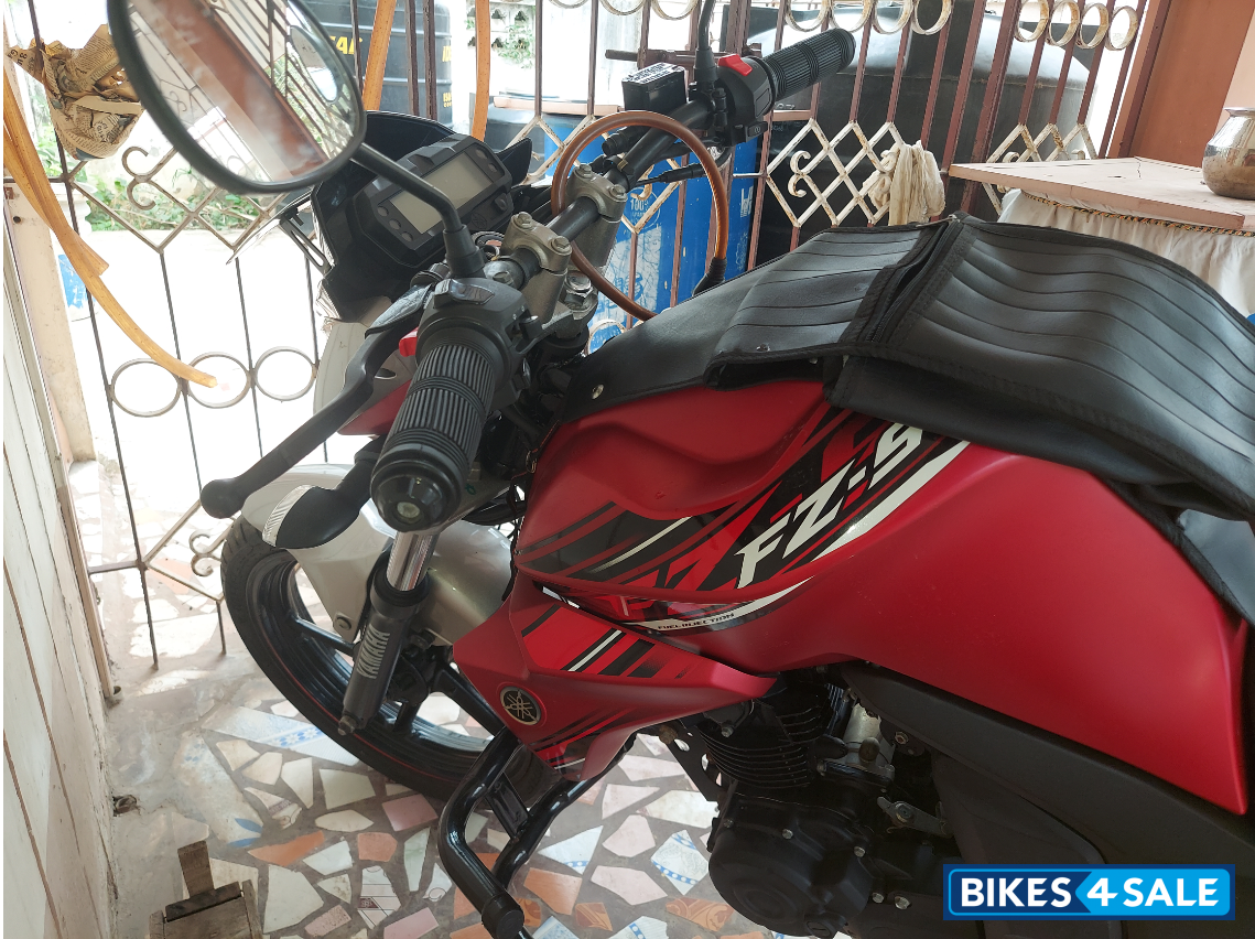 Yamaha FZ-S FI V2