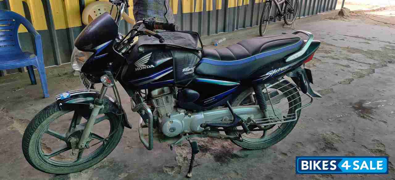 Black And Blue Honda CB Shine