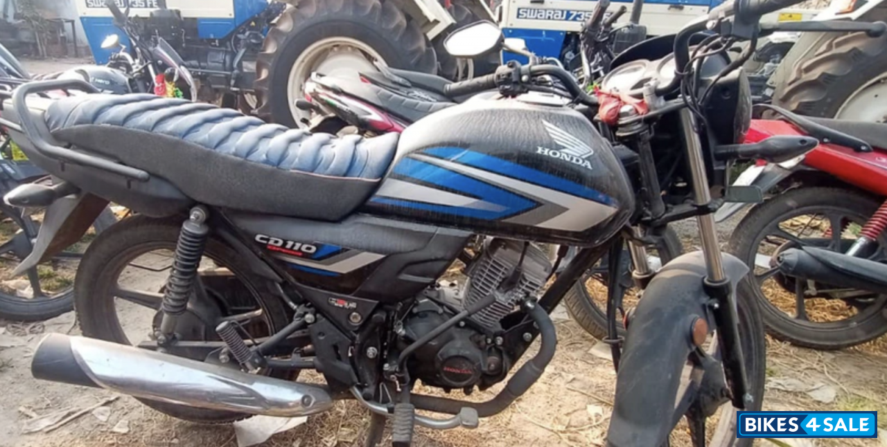 Black Honda CD 110 Dream