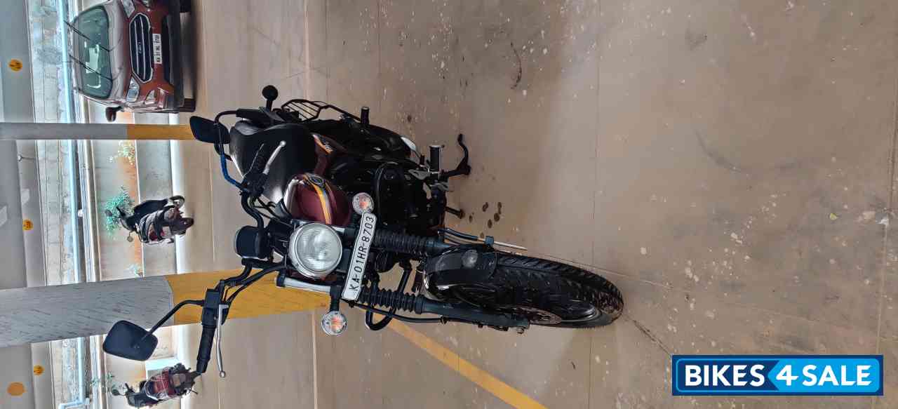 Black & Dark Red Bajaj Avenger Street 150 Black & Dark Red Bajaj Avenger Street 150