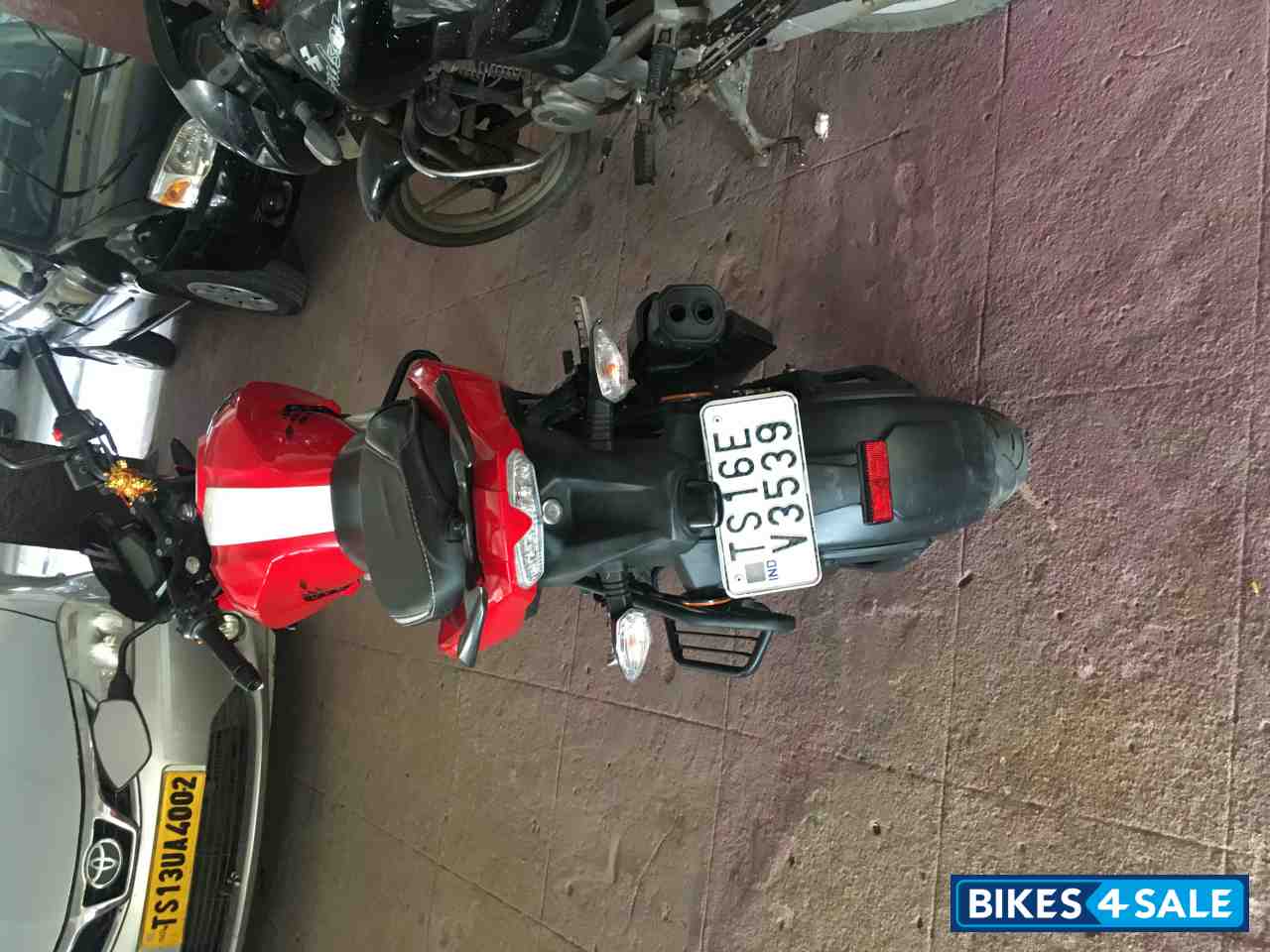 Racing Red TVS Apache RTR 160 4V Racing Red TVS Apache RTR 160 4V