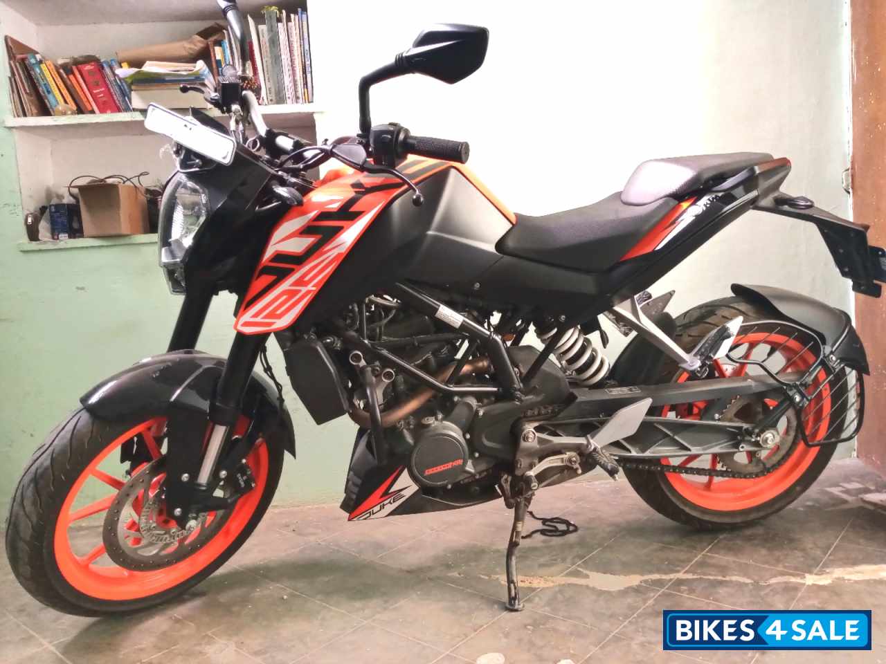 Electronic Orange KTM Duke 125