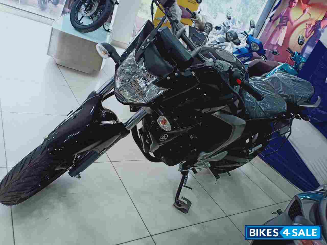 B Lack Yamaha FZ-S FI V2