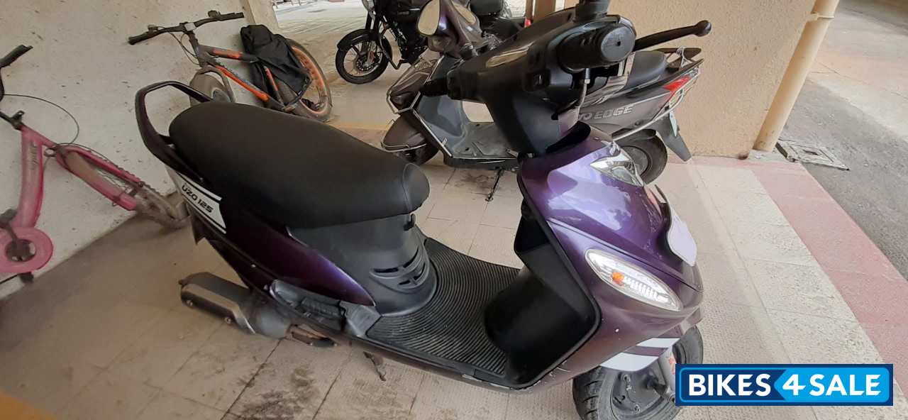 Purple Mahindra Rodeo UZO 125 Purple Mahindra Rodeo UZO 125