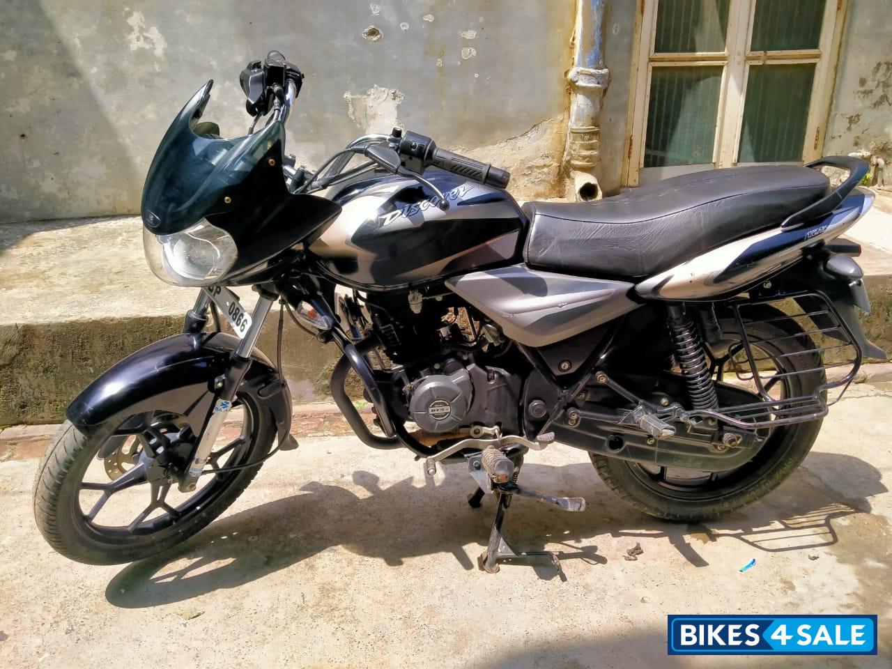 Black Decal Grey Bajaj Discover 125