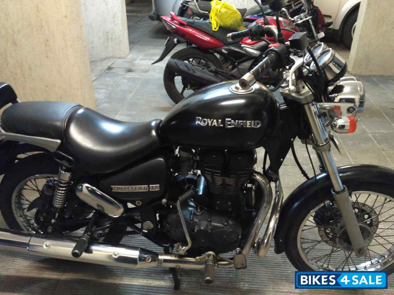 Stone Matte Black Royal Enfield Thunderbird 350 Stone Matte Black Royal Enfield Thunderbird 350