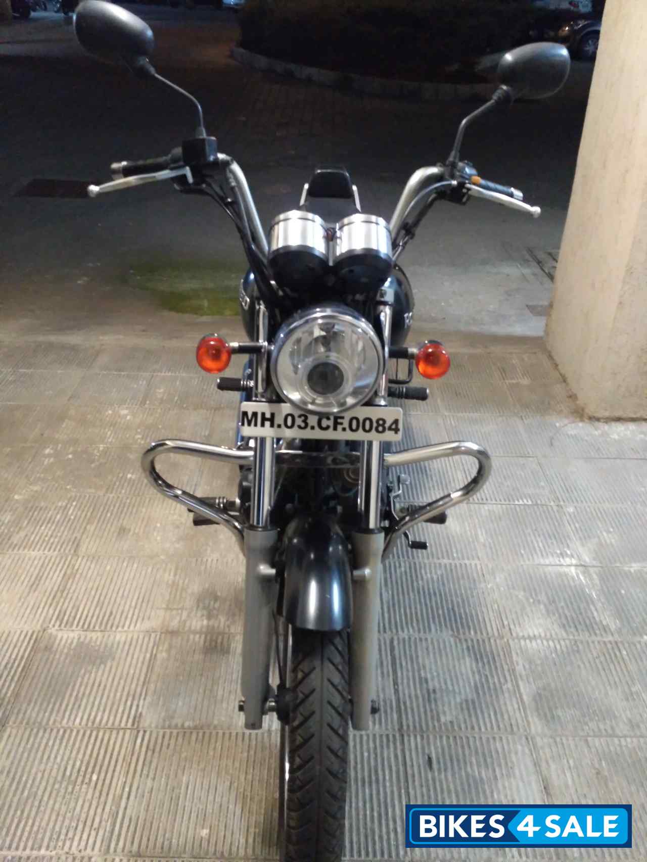 Stone Matte Black Royal Enfield Thunderbird 350 Stone Matte Black Royal Enfield Thunderbird 350