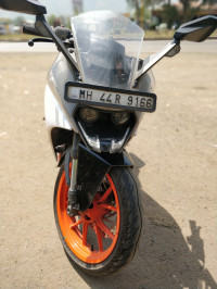 White Orange KTM RC 200