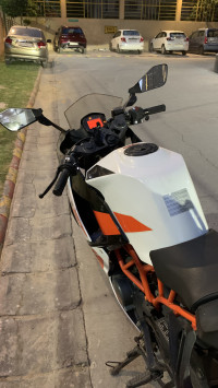 White Orange KTM RC 200