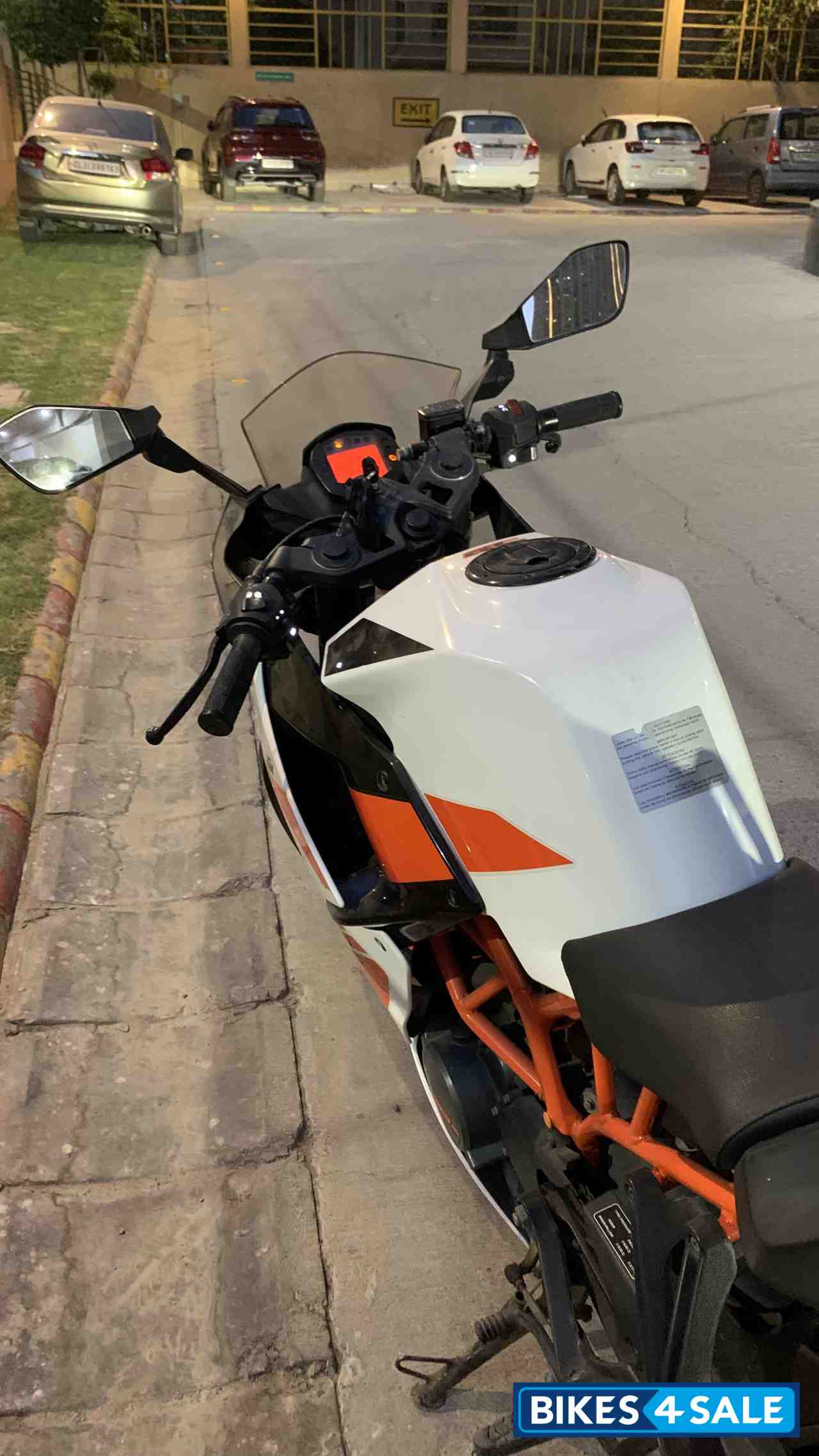 White Orange KTM RC 200