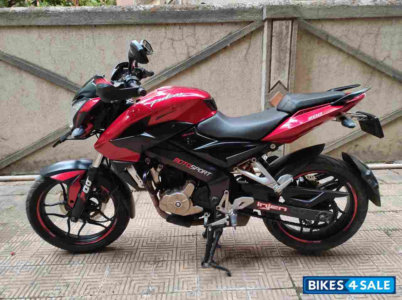 Wine Red Bajaj Pulsar 200 NS