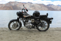 Black Royal Enfield Bullet Standard 350