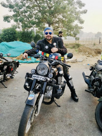 Black Royal Enfield Bullet Standard 350