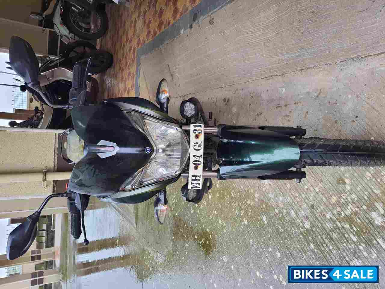 Green Bajaj Discover 150 S