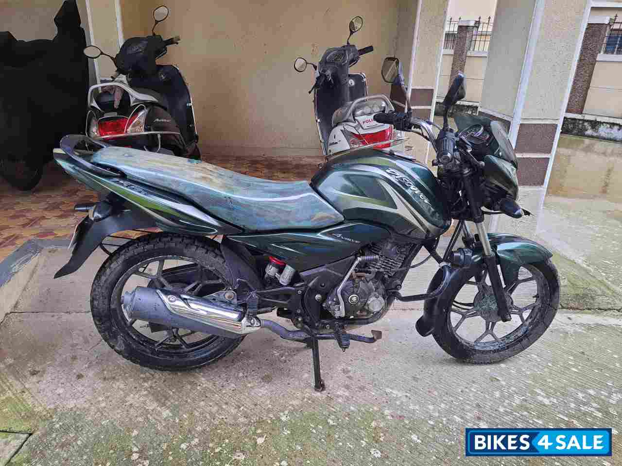 Green Bajaj Discover 150 S Green Bajaj Discover 150 S