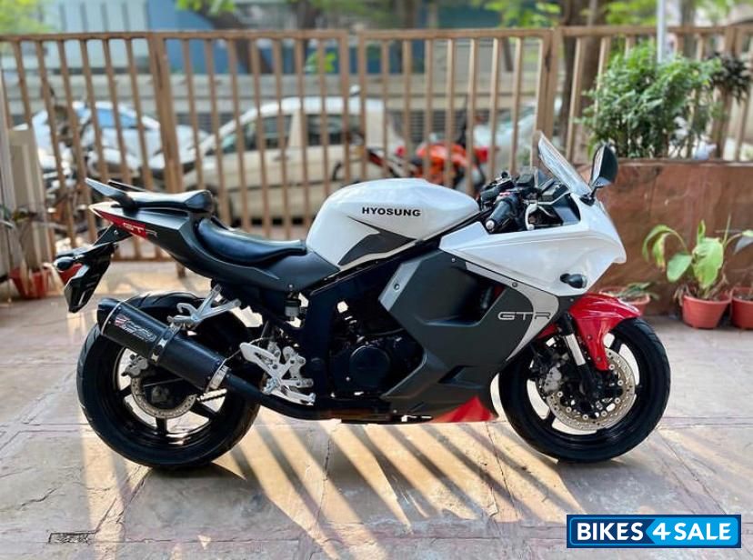 Hyosung GT250RC