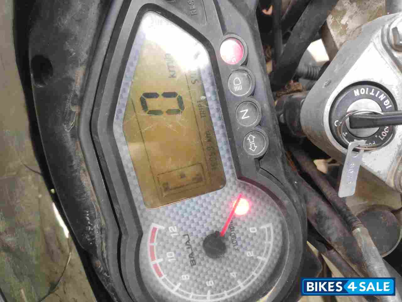 Black Bajaj Pulsar 180 DTSi Black Bajaj Pulsar 180 DTSi