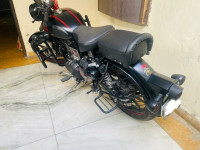 Stealth Black Royal Enfield Classic 350 BS VI