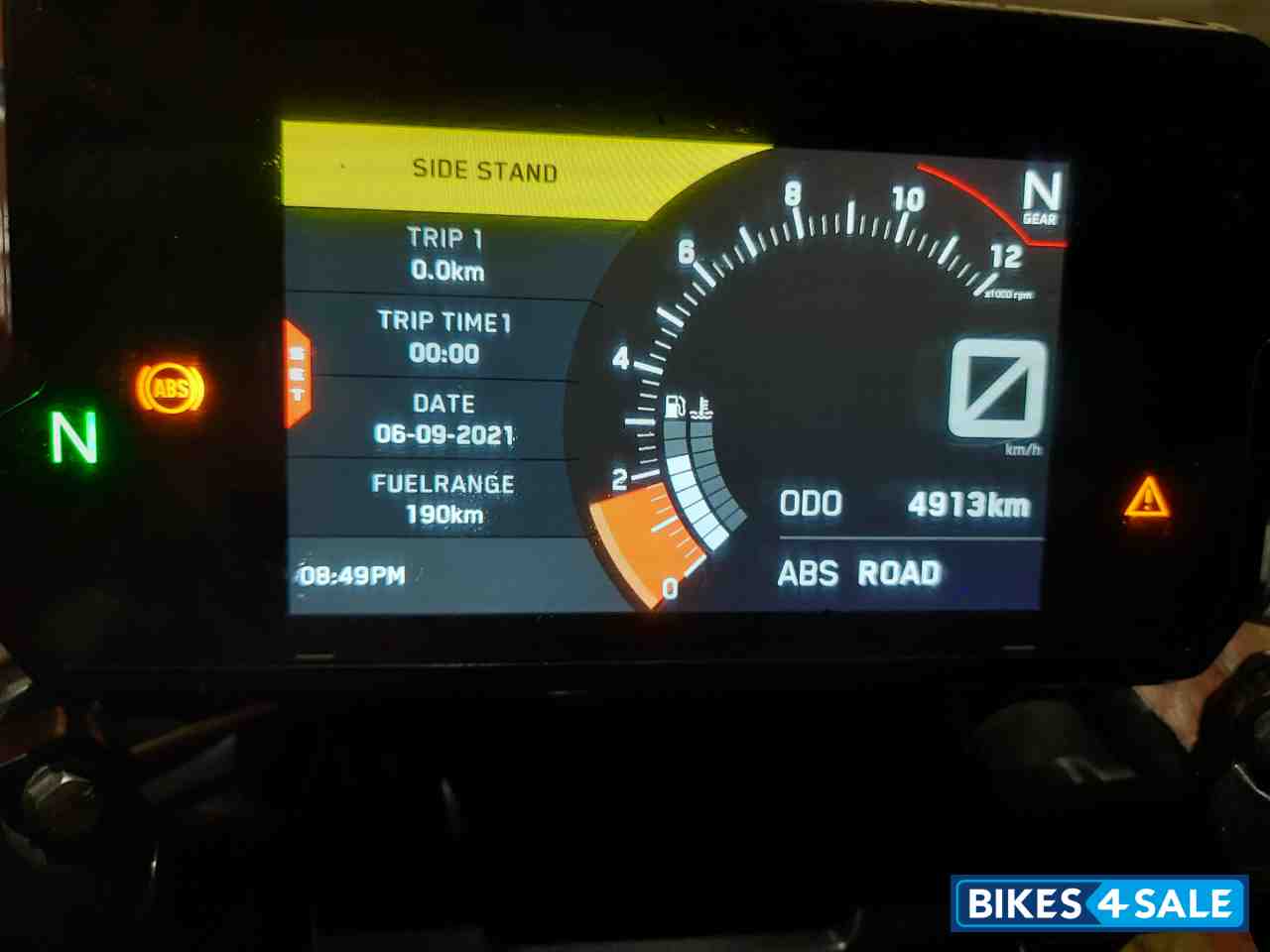 Silver KTM Duke 390 BS6 Silver KTM Duke 390 BS6