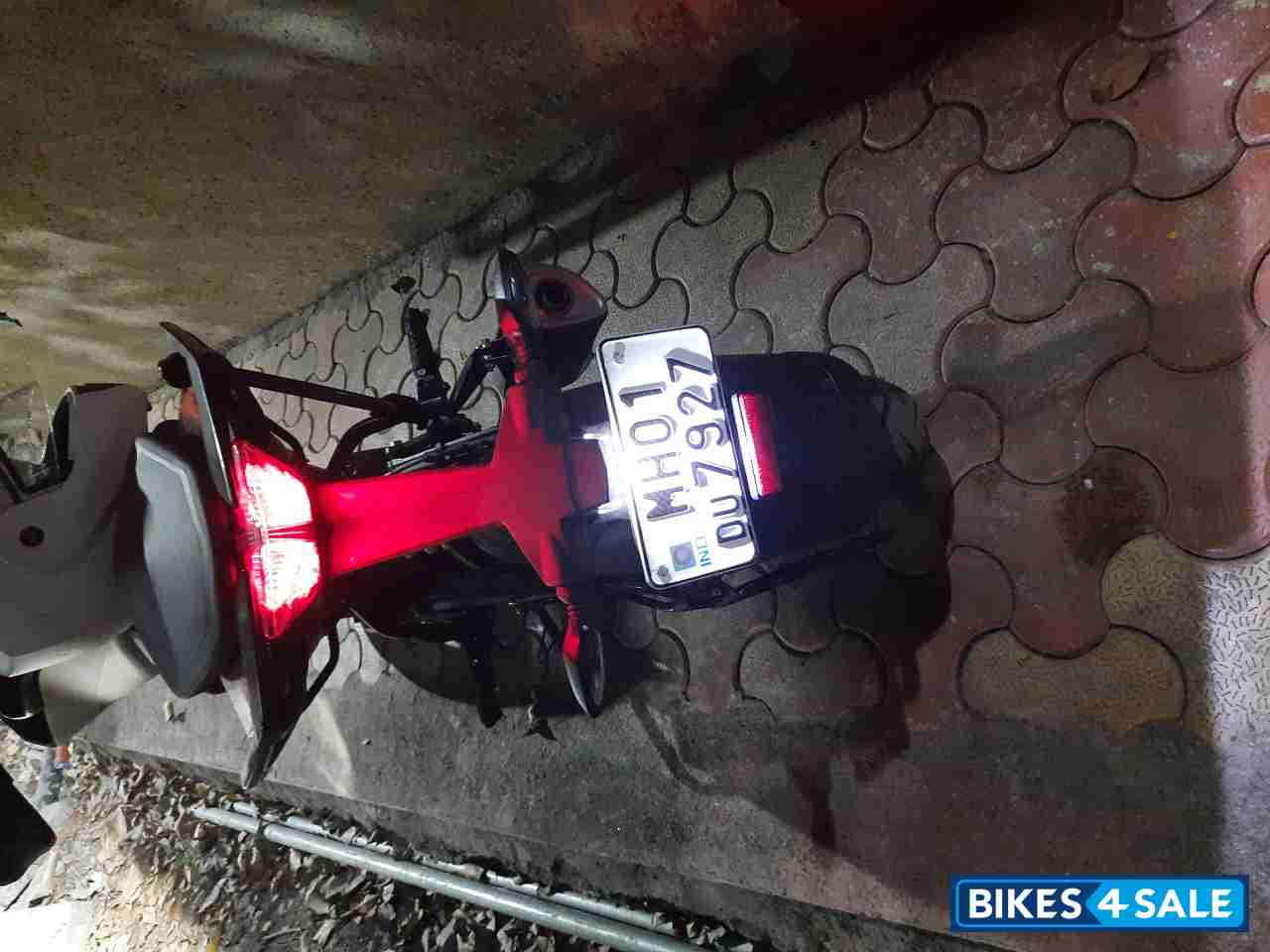 Silver KTM Duke 390 BS6 Silver KTM Duke 390 BS6