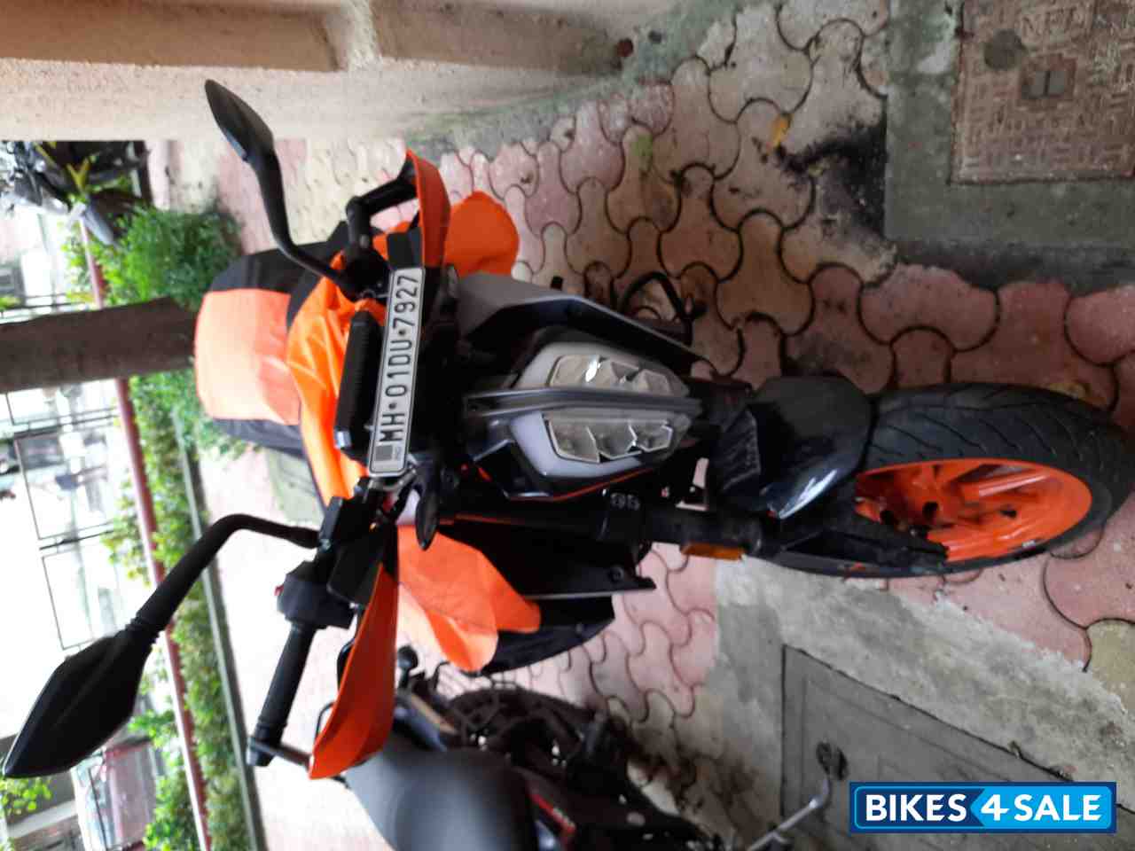 Silver KTM Duke 390 BS6 Silver KTM Duke 390 BS6