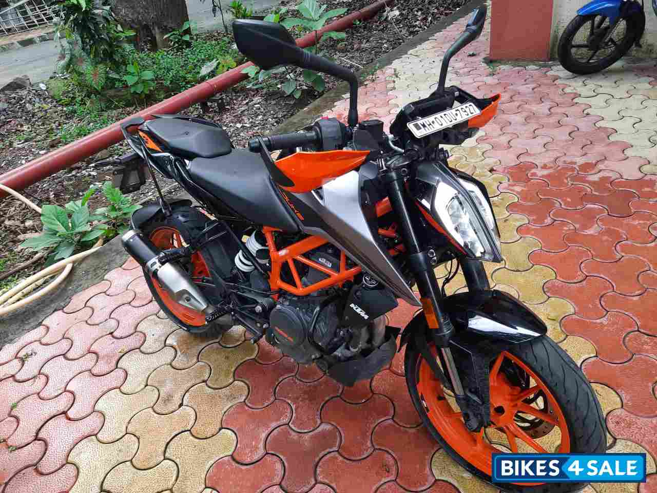 Silver KTM Duke 390 BS6 Silver KTM Duke 390 BS6