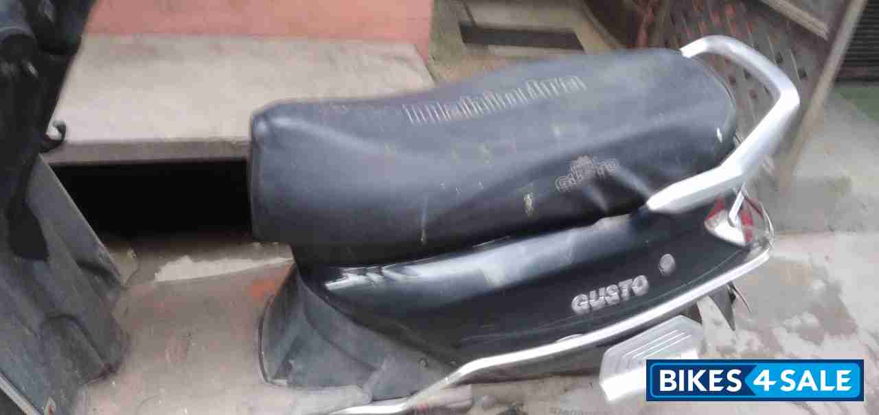 Mahindra Gusto
