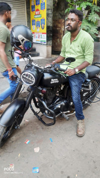 Matt Black Royal Enfield Classic 350