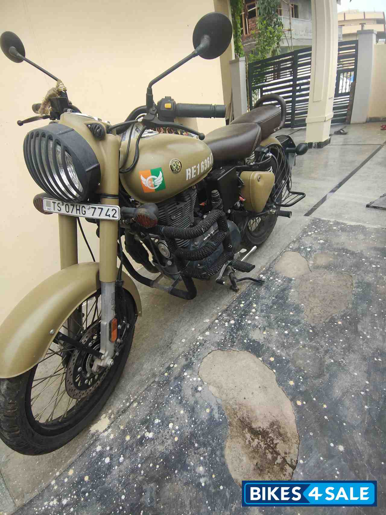 Storm Rider Sand Royal Enfield Classic 350 Single Channel BS6 Storm Rider Sand Royal Enfield Classic 350 Single Channel BS6