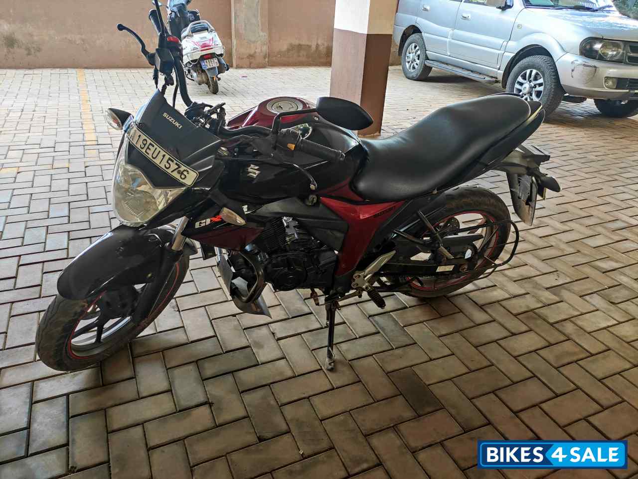 Black & Red Suzuki Gixxer 150
