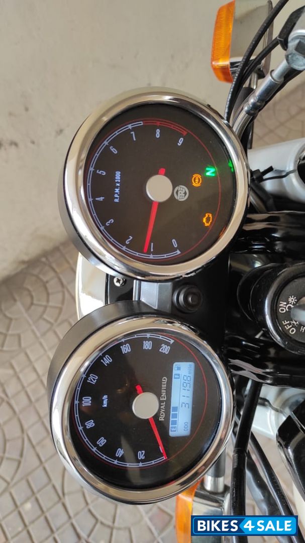 White Royal Enfield Continental GT 650 Twin