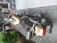 Golden Bajaj Avenger Cruise 220