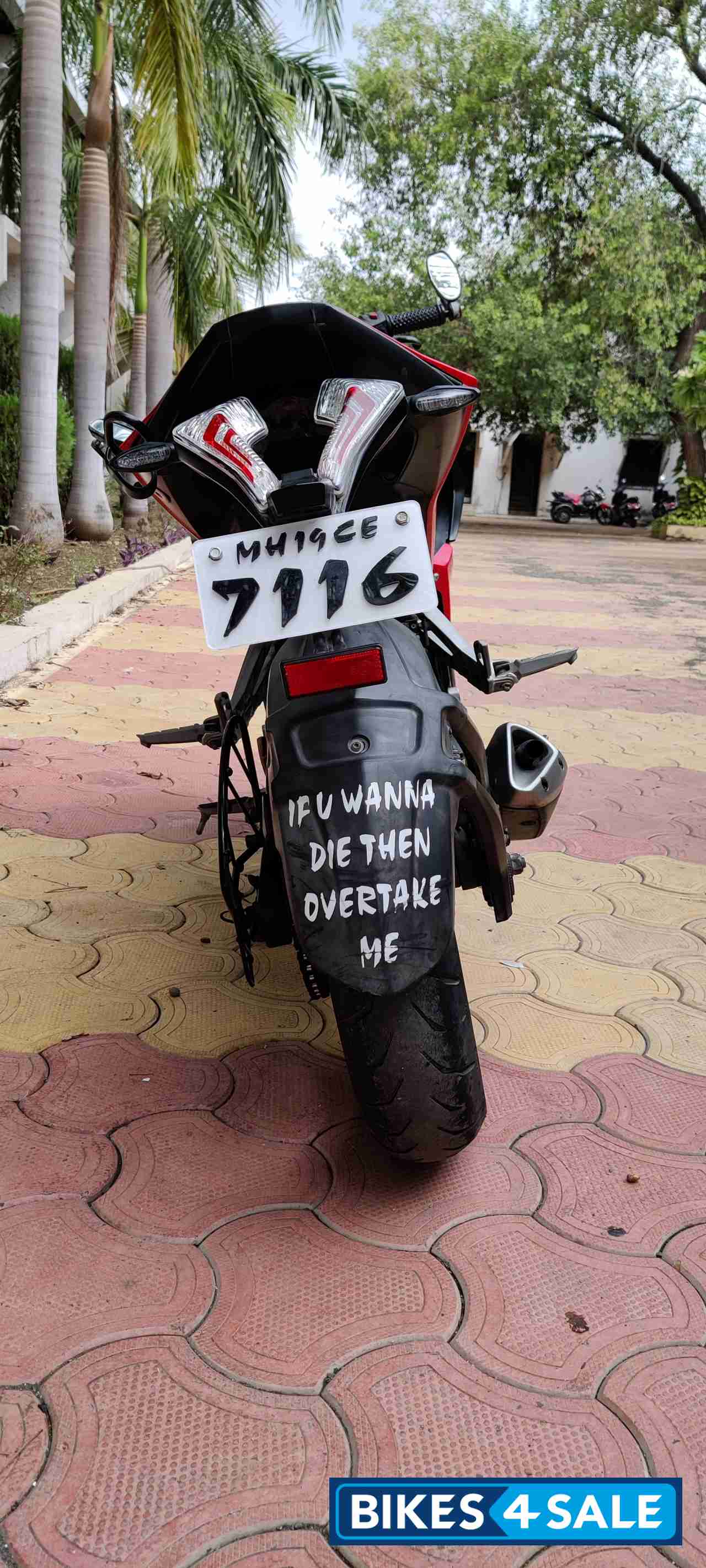 Red Bajaj Pulsar RS 200