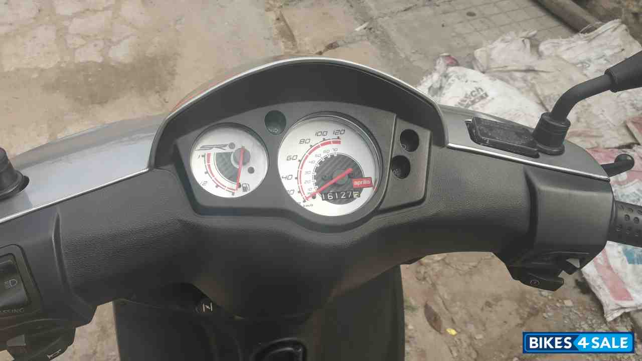 Grey Aprilia SR 150 Race