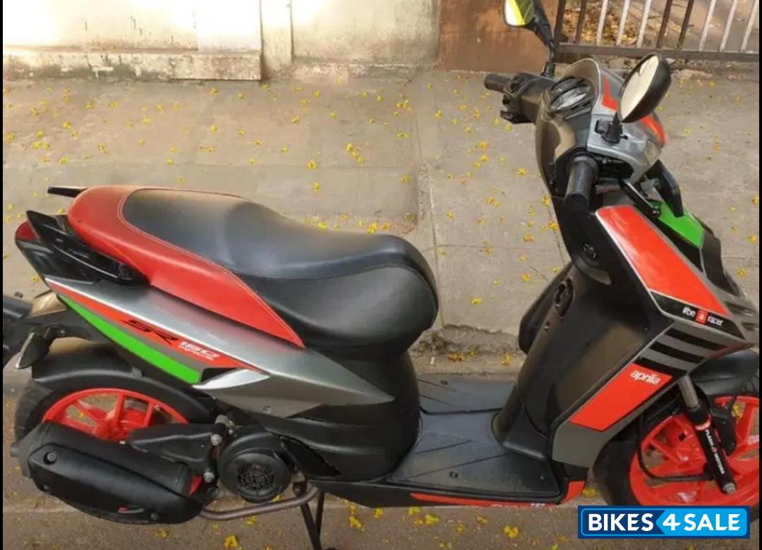 Grey Aprilia SR 150 Race