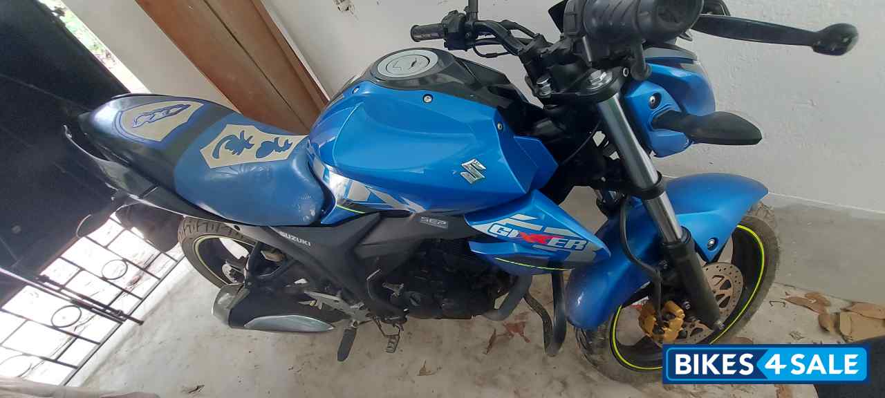Blue Suzuki Gixxer ABS